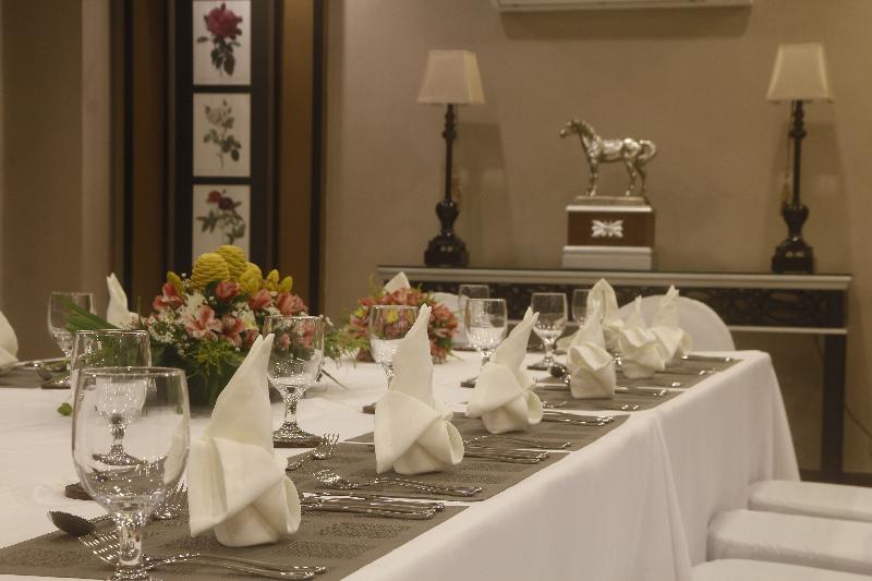 Herald Suites Polaris Makati City Ngoại thất bức ảnh